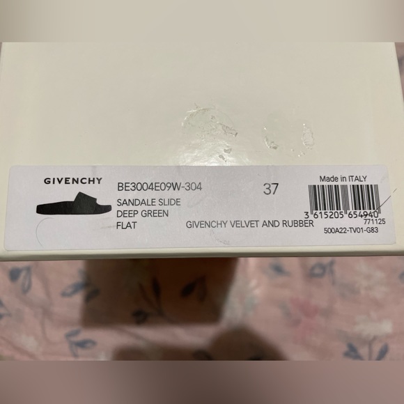 Givenchy slides in deep green ๐ - Picture 2 of 3